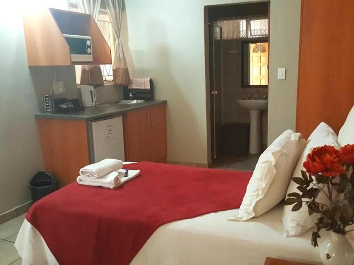 Gemstone Guest House Klerksdorp Luaran gambar