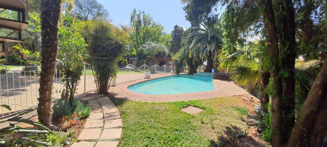 Gemstone Guest House Klerksdorp Luaran gambar